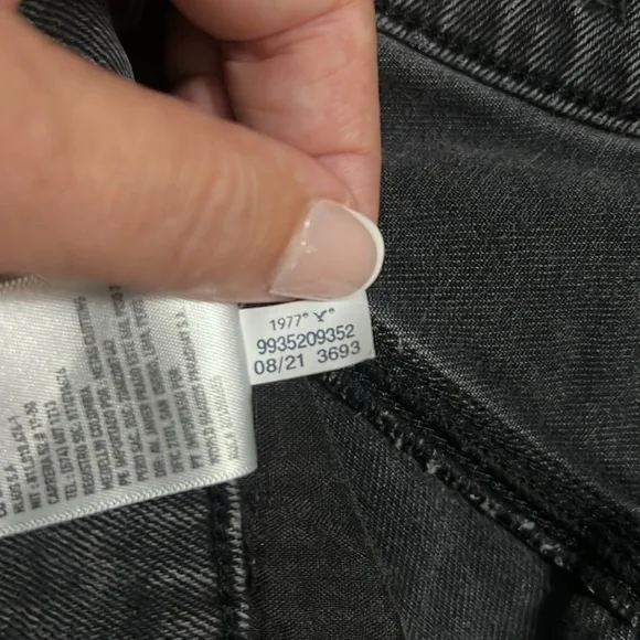 American Eagle Highest Rise 90’s Boyfriend Black Jeans Size 12 Baggy Distressed - Picture 7 of 15